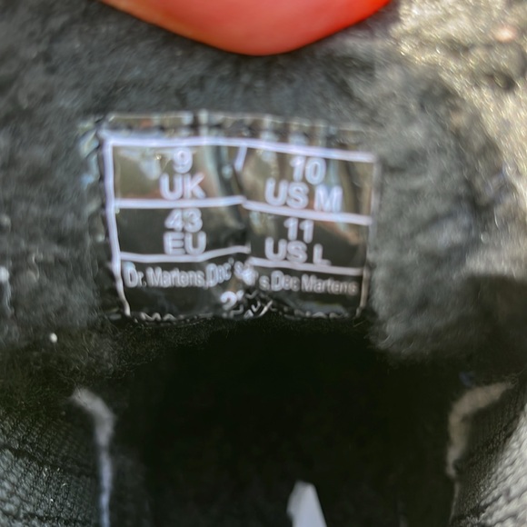 NWT DR. MARTENS 2976 LEATHER BOOTS - Picture 8 of 8